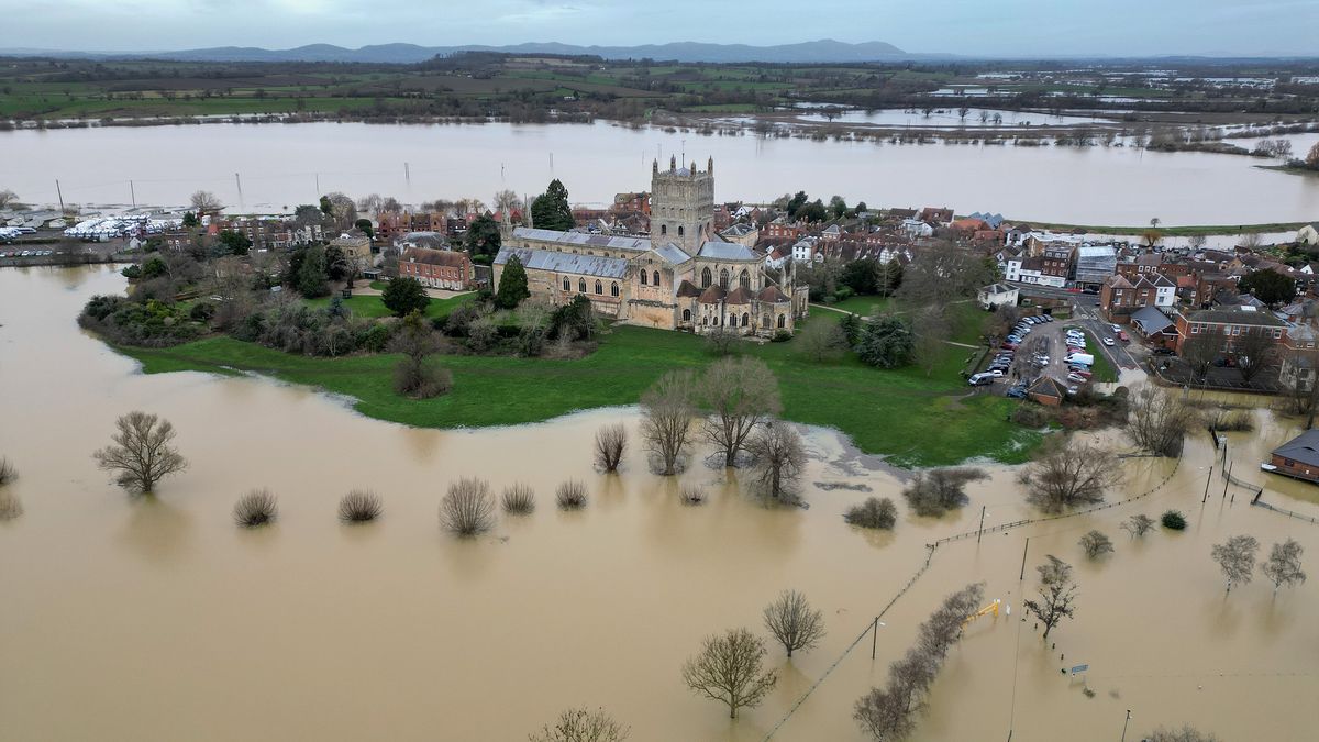 Fotky: Voda, kam oko dohlédne. Anglii trápí záplavy